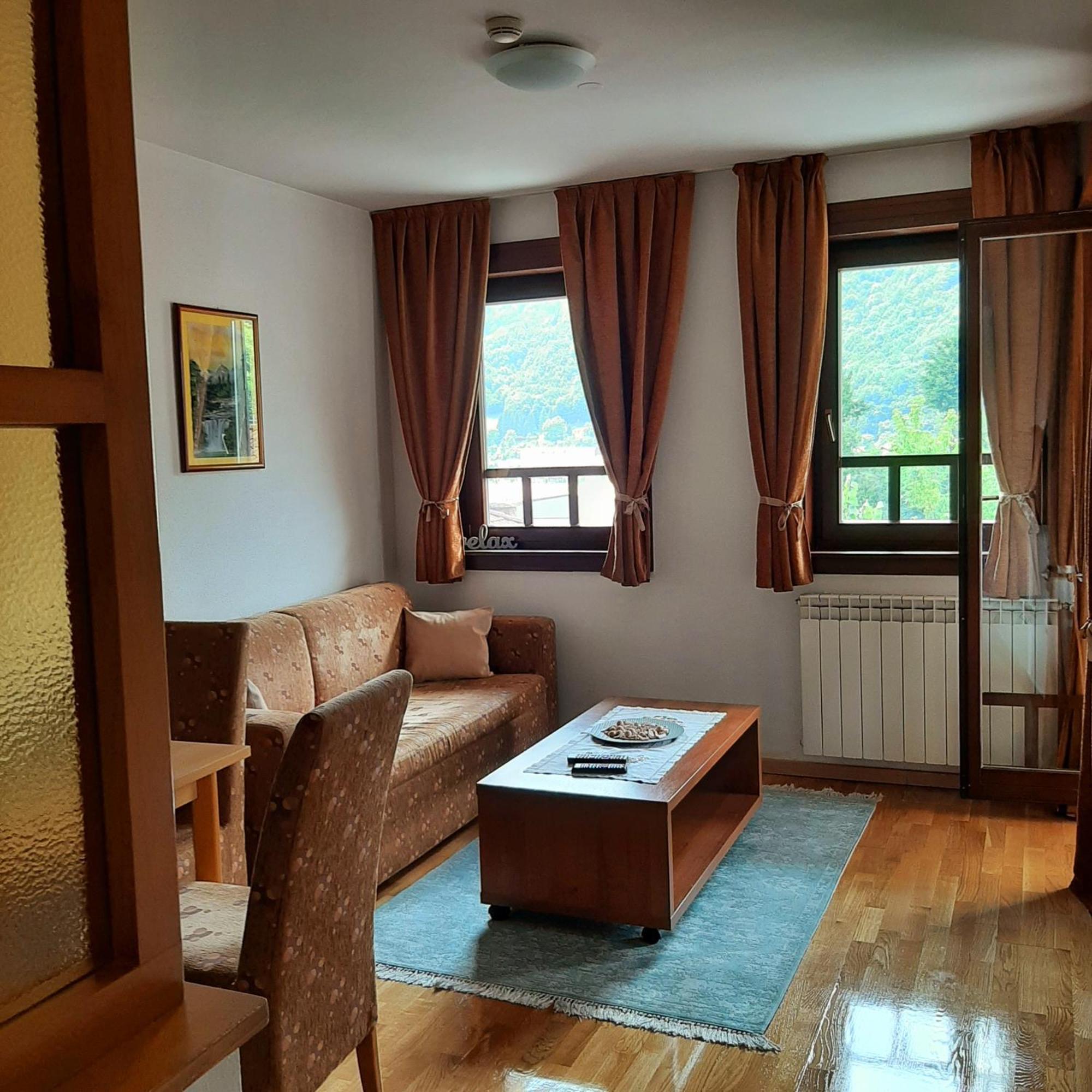 Relax Apartman Фойница Екстериор снимка