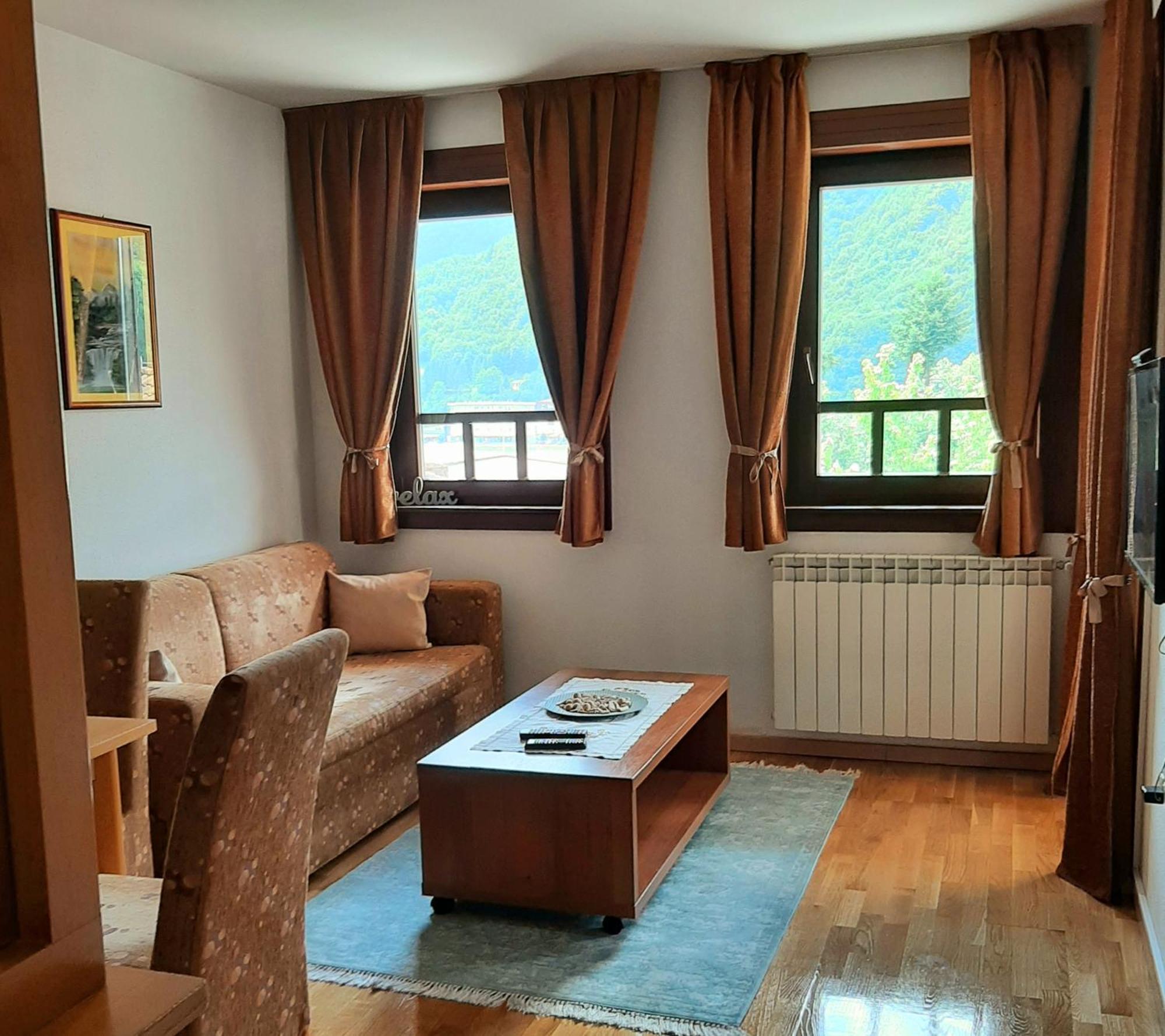 Relax Apartman Фойница Екстериор снимка